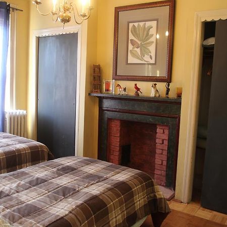 New York Homestay Newark Room photo