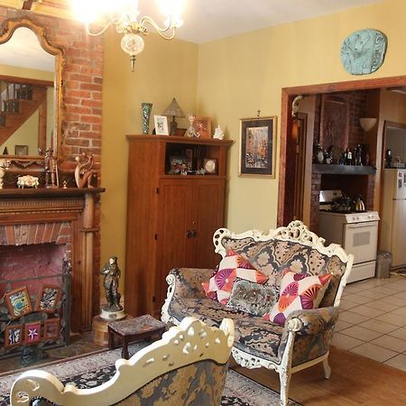 New York Homestay Newark Exterior photo